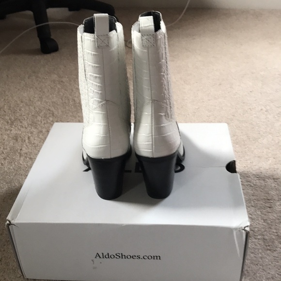 Aldo leather boots size 6.5, new in a box - Picture 3 of 7